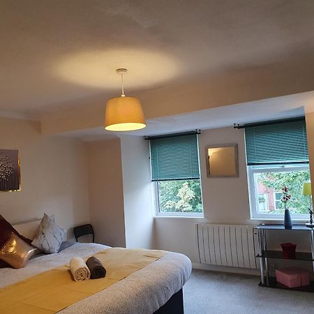 Lovely 1Bedrood Apartment Guildford Eksteriør billede