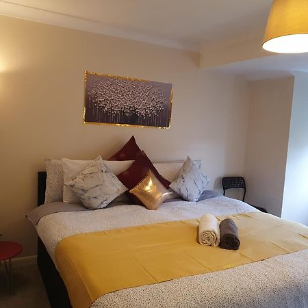 Lovely 1Bedrood Apartment Guildford Eksteriør billede