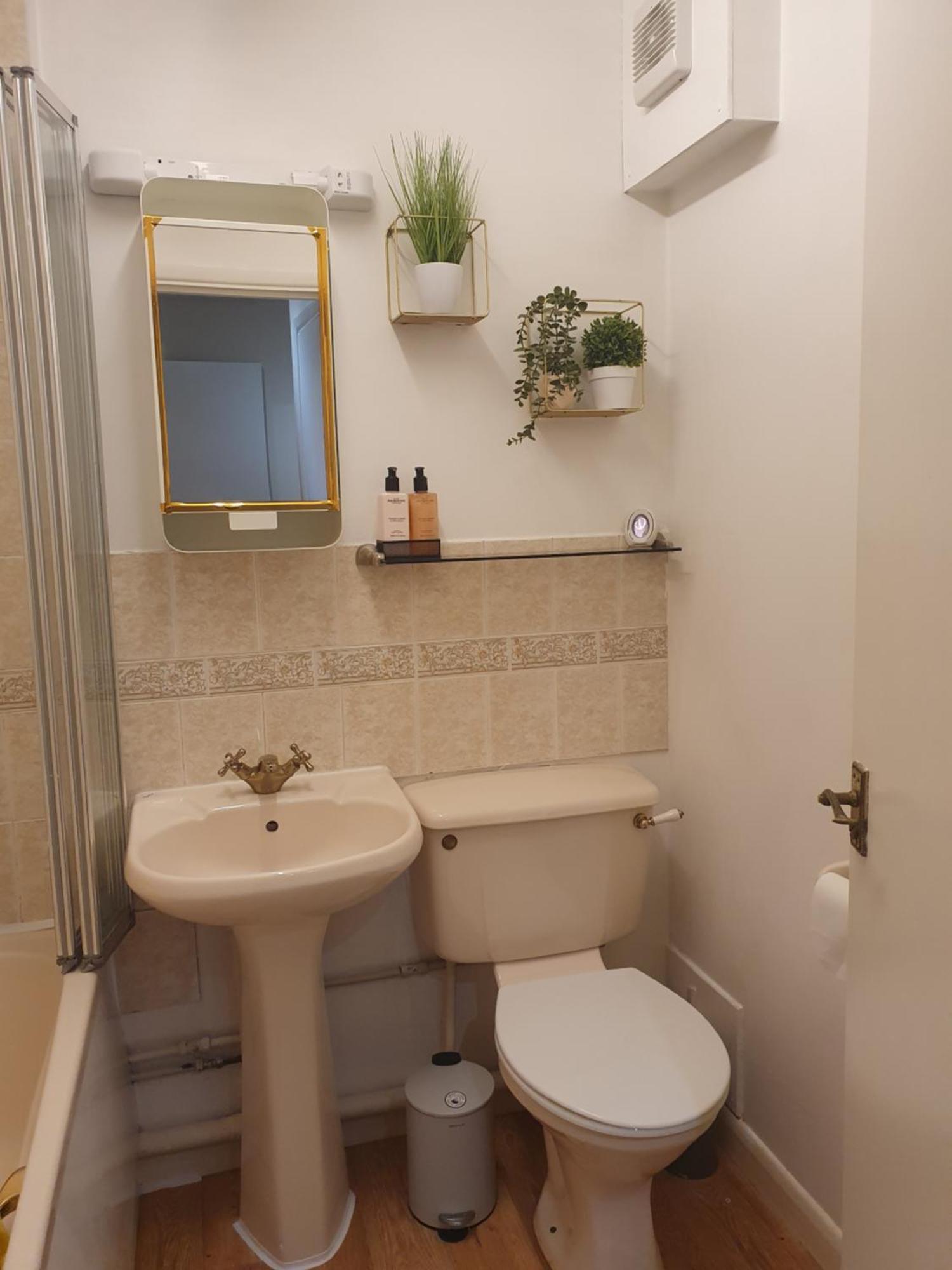 Lovely 1Bedrood Apartment Guildford Eksteriør billede