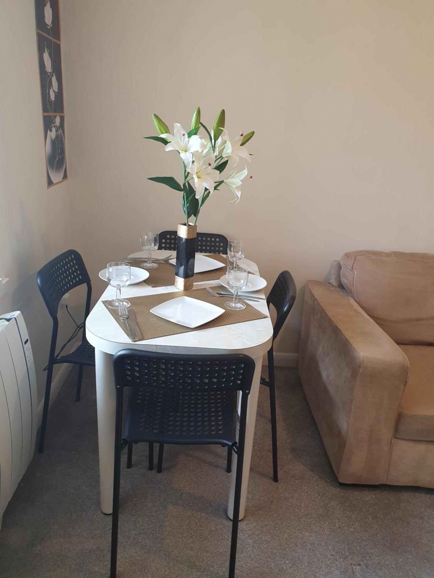 Lovely 1Bedrood Apartment Guildford Eksteriør billede