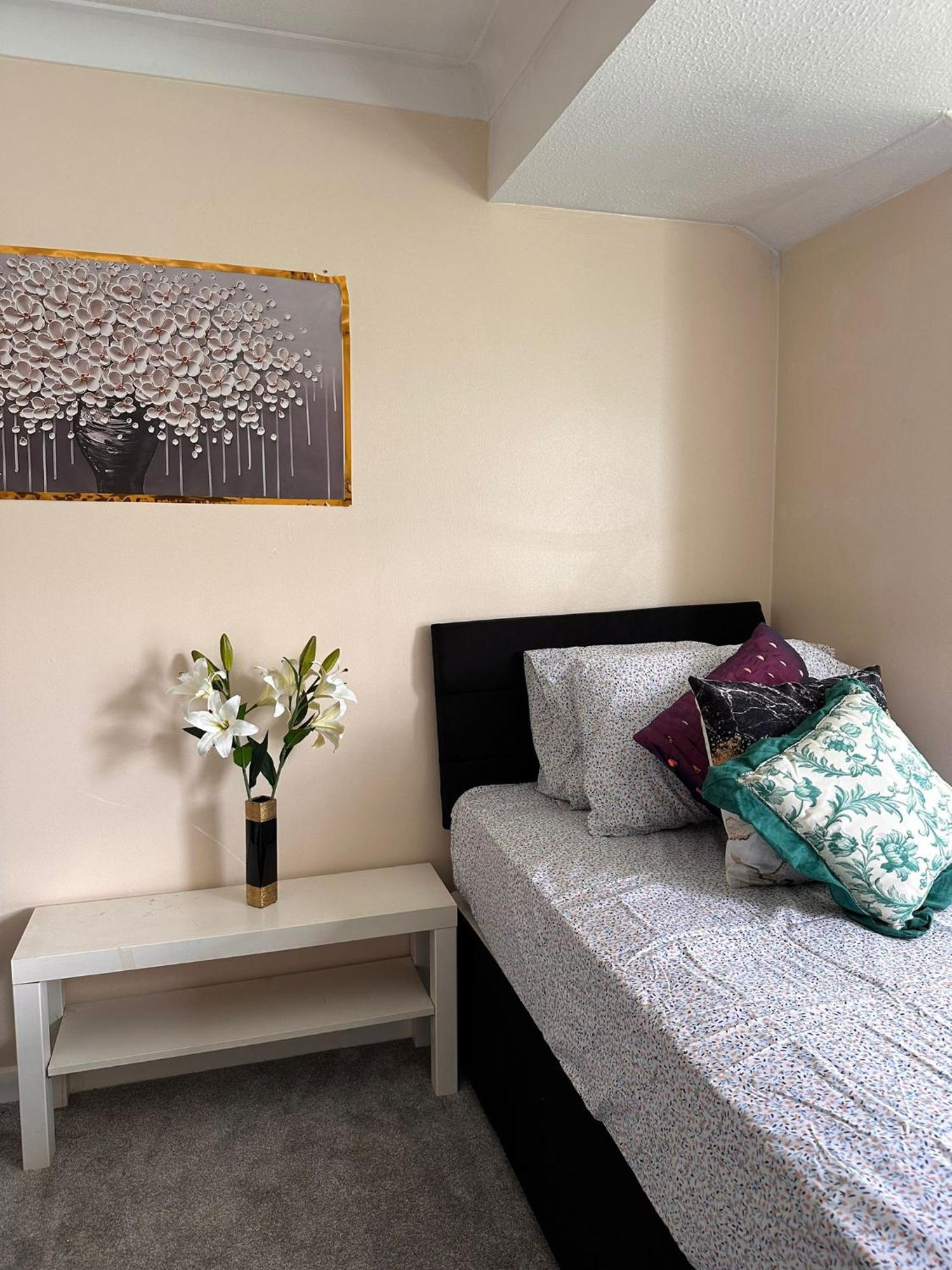 Lovely 1Bedrood Apartment Guildford Eksteriør billede