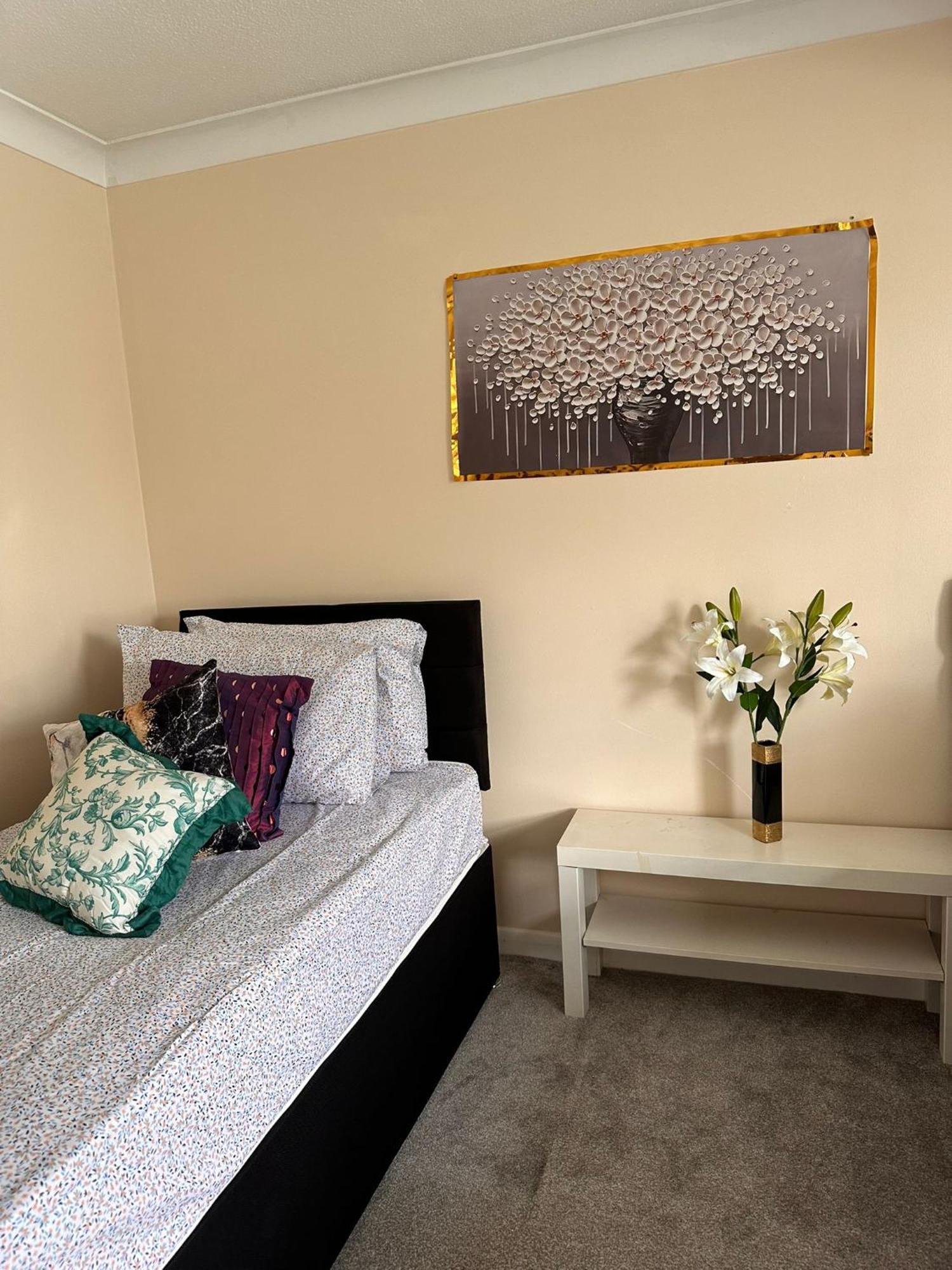 Lovely 1Bedrood Apartment Guildford Eksteriør billede