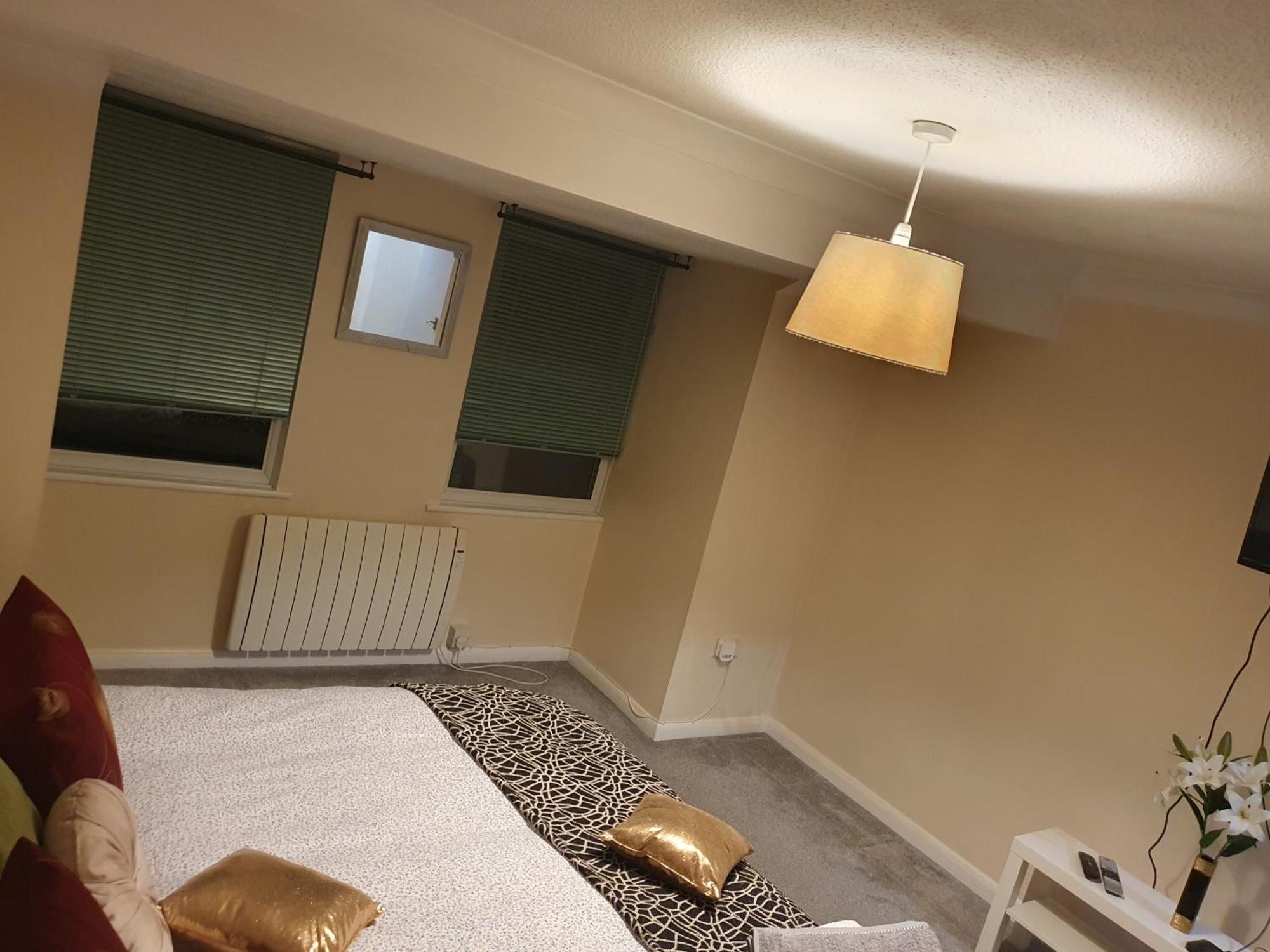 Lovely 1Bedrood Apartment Guildford Eksteriør billede